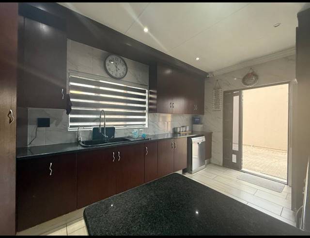 3 BEDROOM HOUSE FOR SALE IN VANDERBIJLPARK SW 1